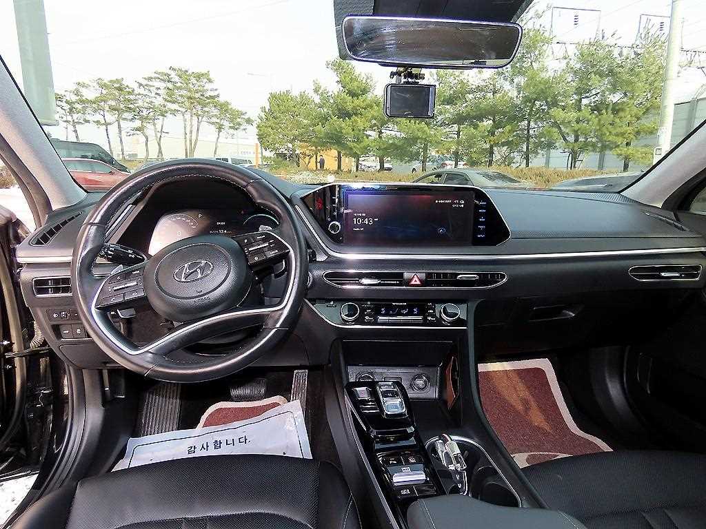 HYUNDAI Sonata - Vista 7