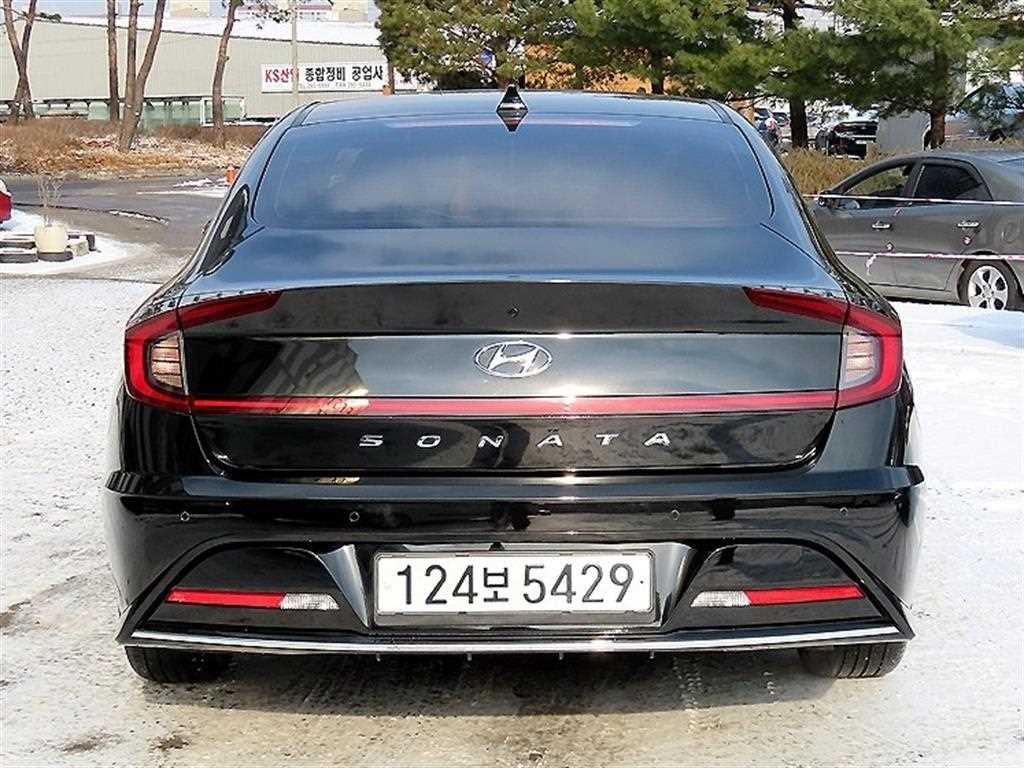 HYUNDAI Sonata - Vista 4