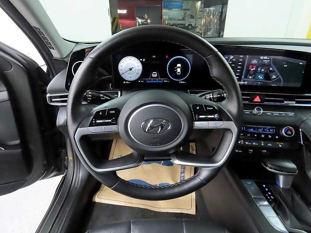 HYUNDAI Avante - Vista 9