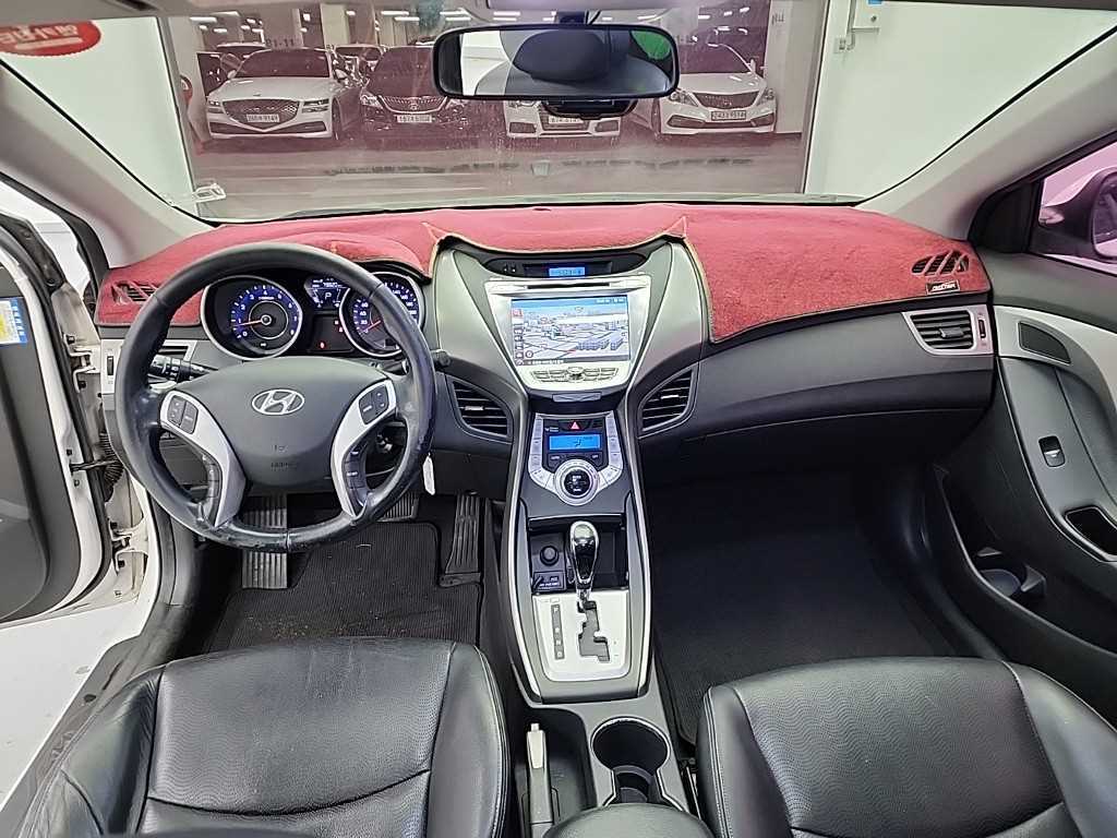 HYUNDAI Avante - Vista 7