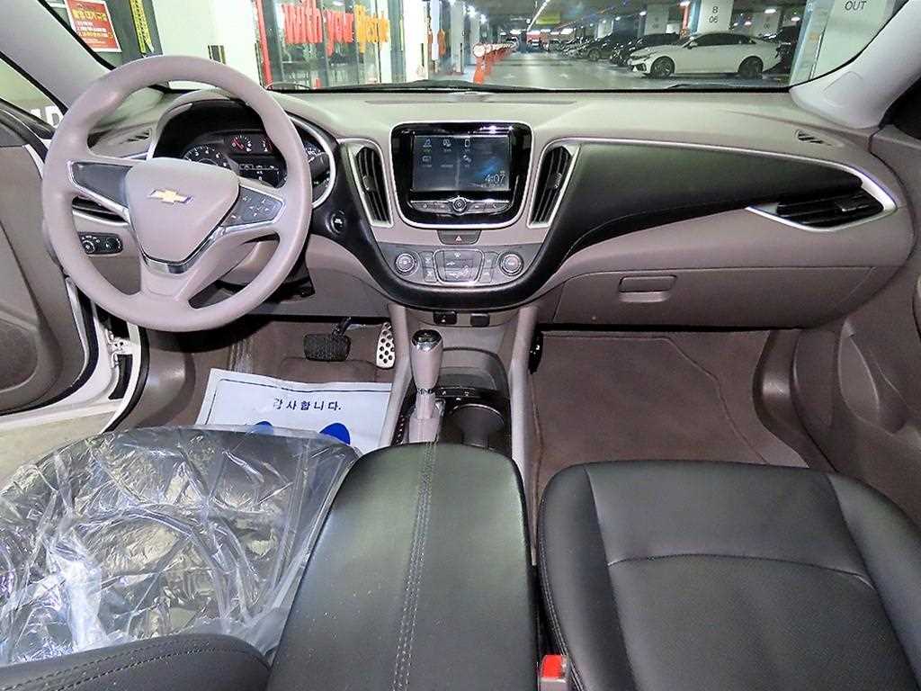 Chevrolet Malibu - Vista 10