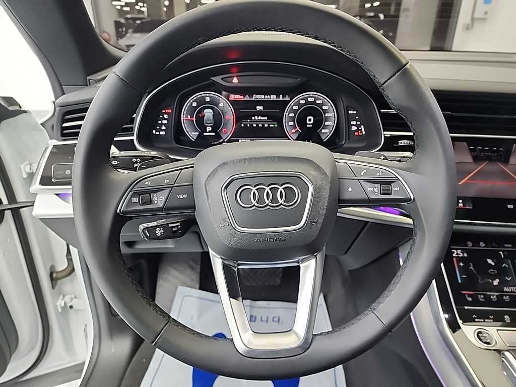 Audi Q8 - Vista 9