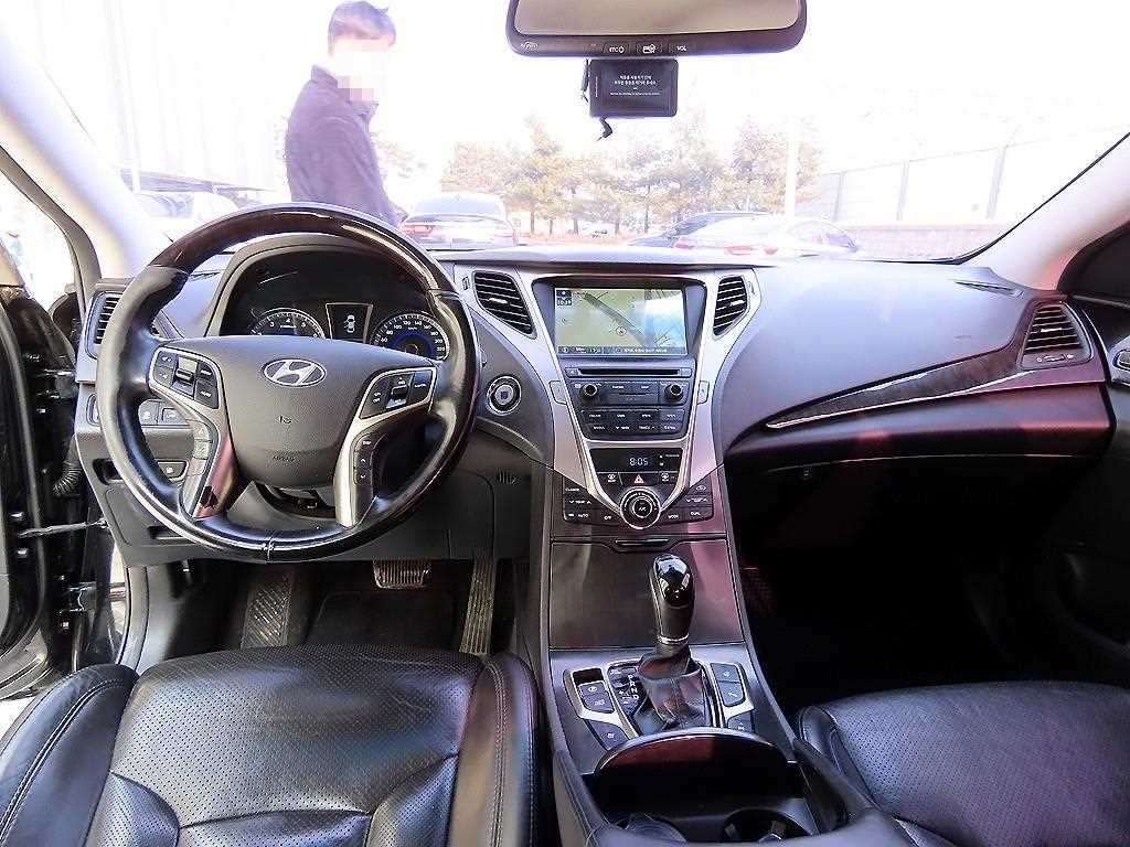 HYUNDAI Grandeur - Vista 6