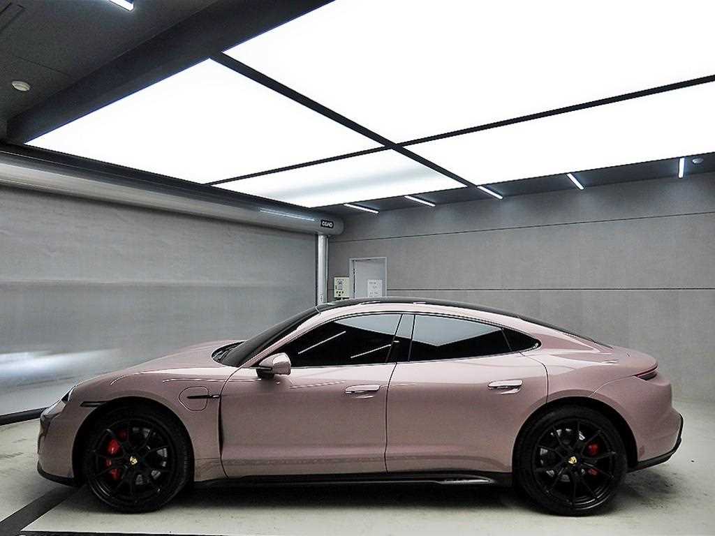 Porsche Taycan - Vista 4