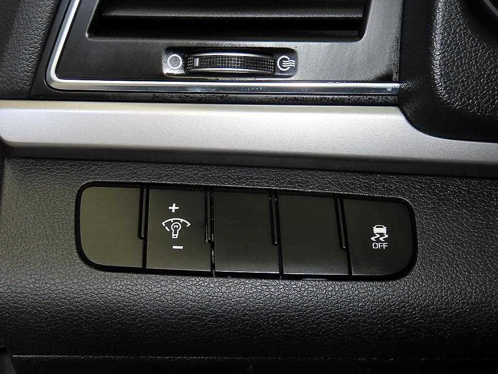 HYUNDAI Avante 2016 Gris - Importación desde Corea - HF Imports Iquique - Foto 13