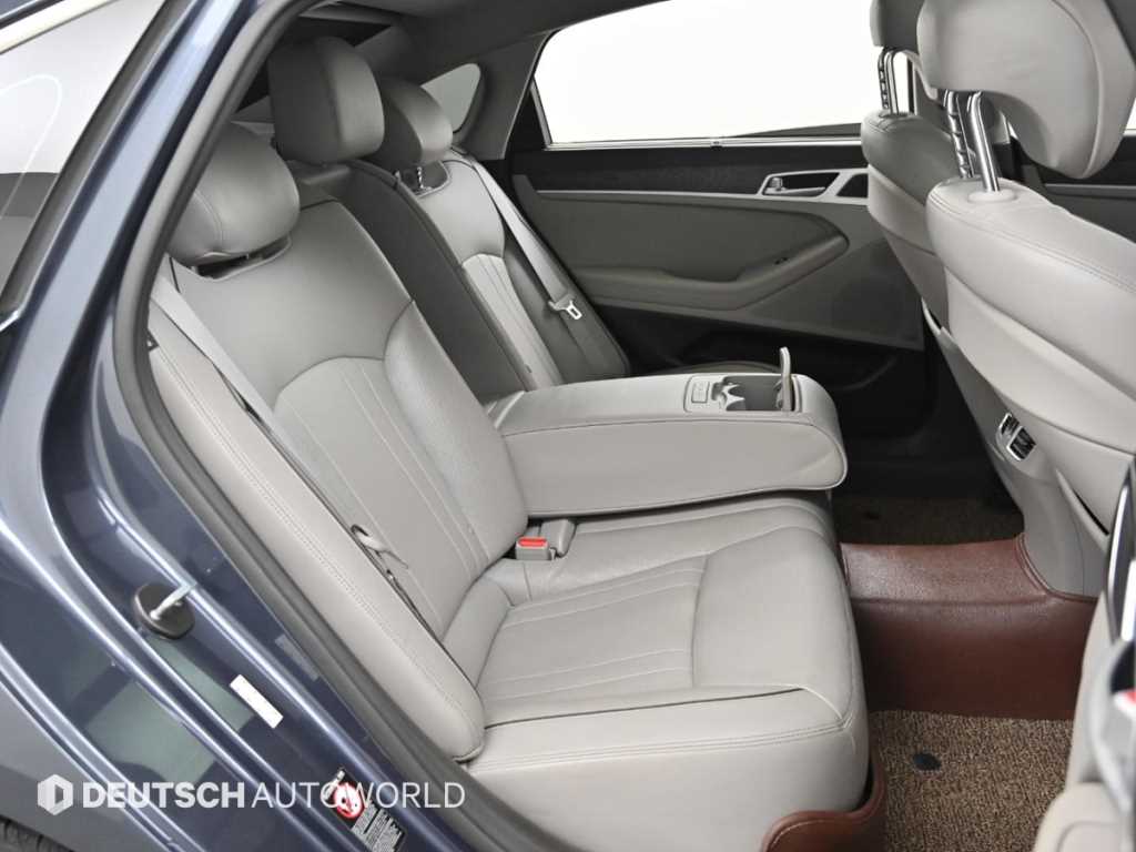 Genesis G80 - Vista 12