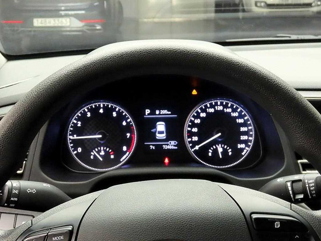 HYUNDAI Avante - Vista 6