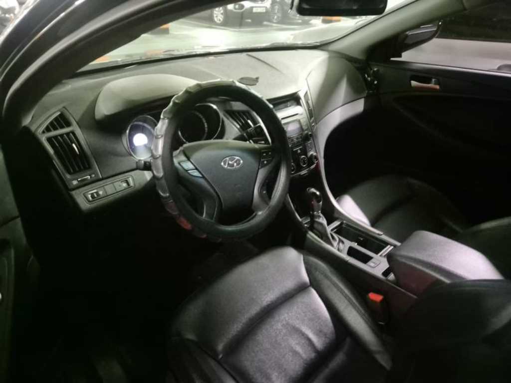 HYUNDAI Sonata - Vista 6