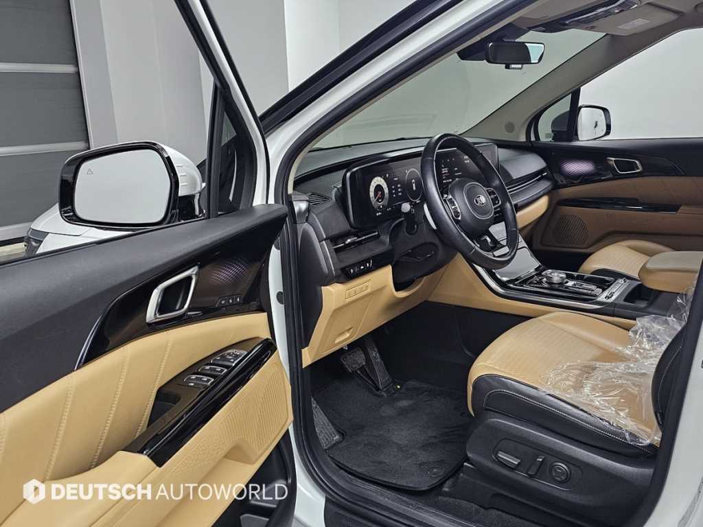 KIA Carnival - Vista 11