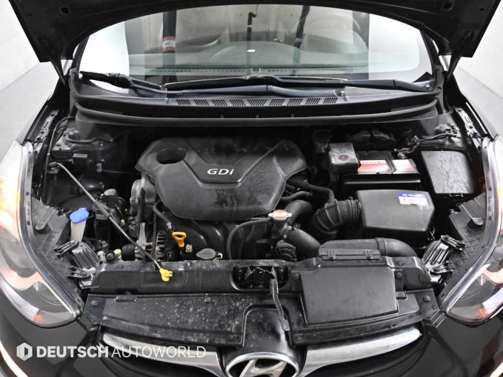 HYUNDAI Avante - Vista 6