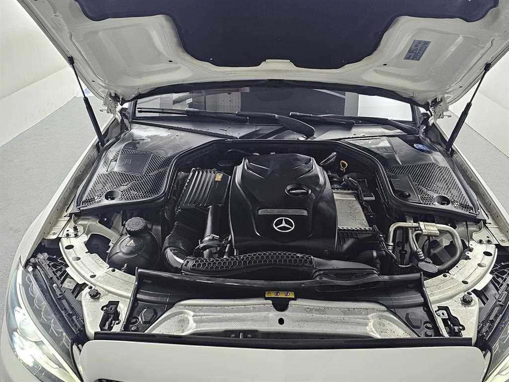 Mercedes Benz C Class - Vista 6