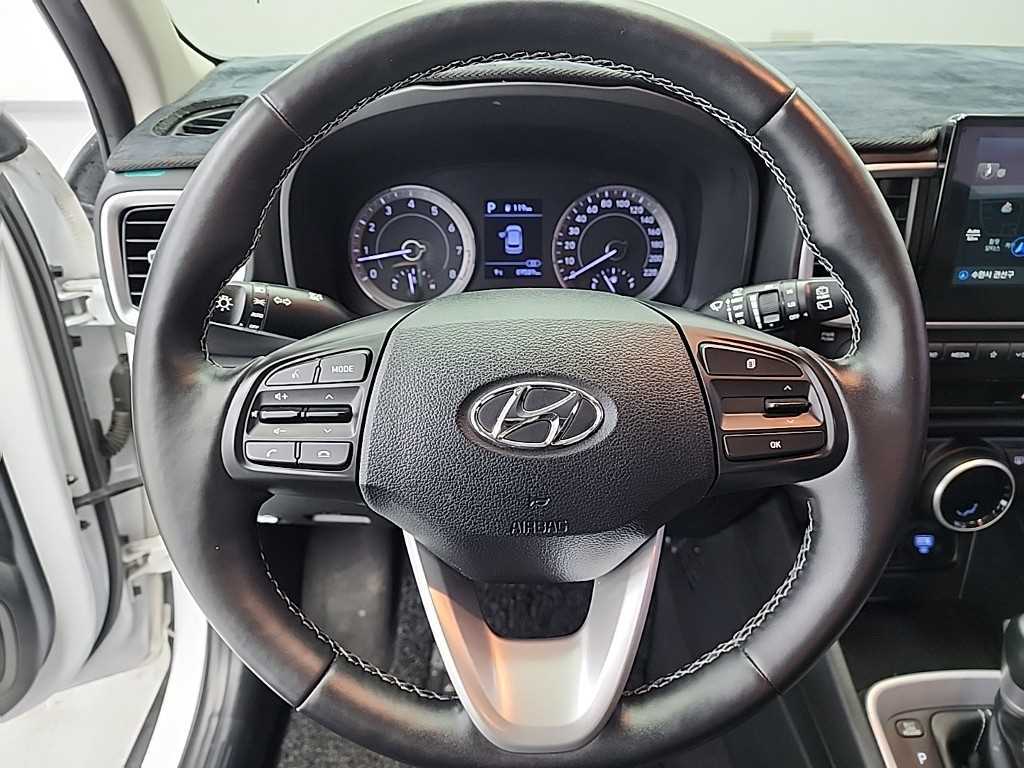 HYUNDAI Venue - Vista 9