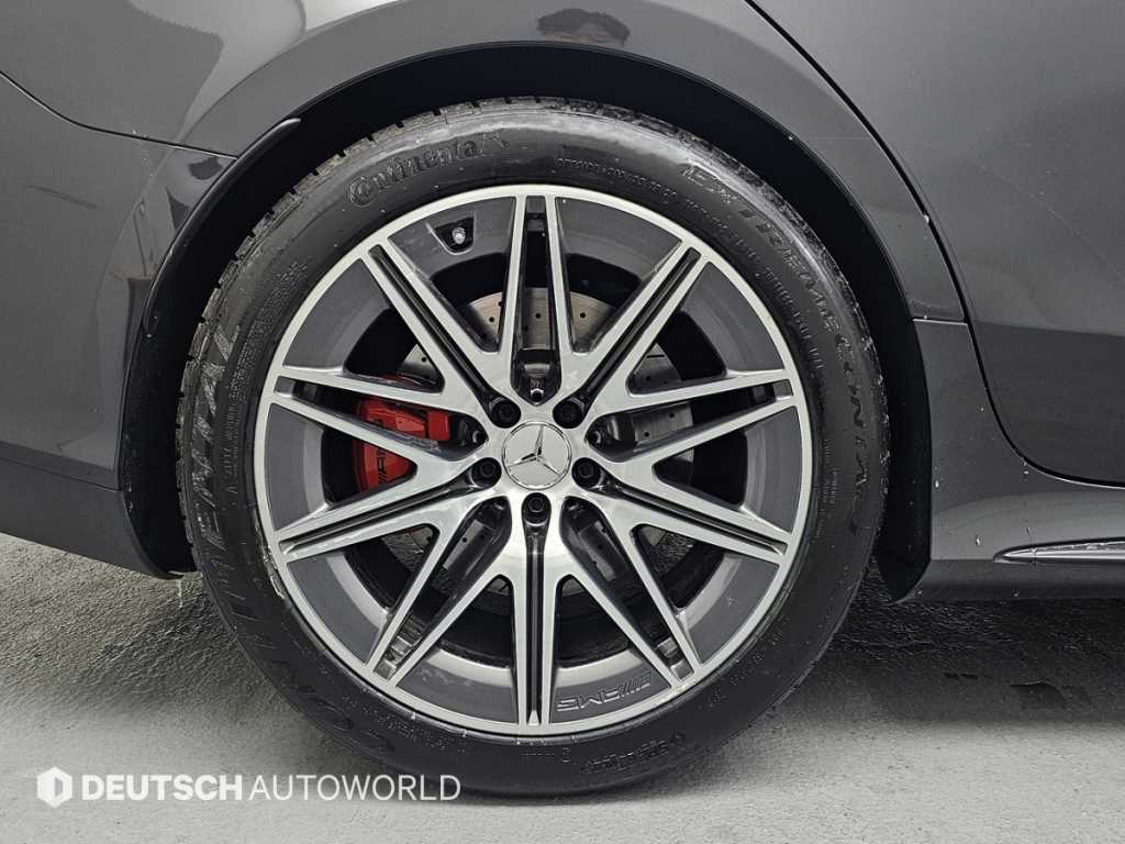 Mercedes Benz AMG GT - Vista 5