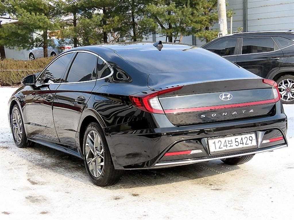 HYUNDAI Sonata - Vista 3