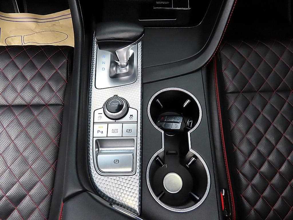 Genesis G70 - Vista 10