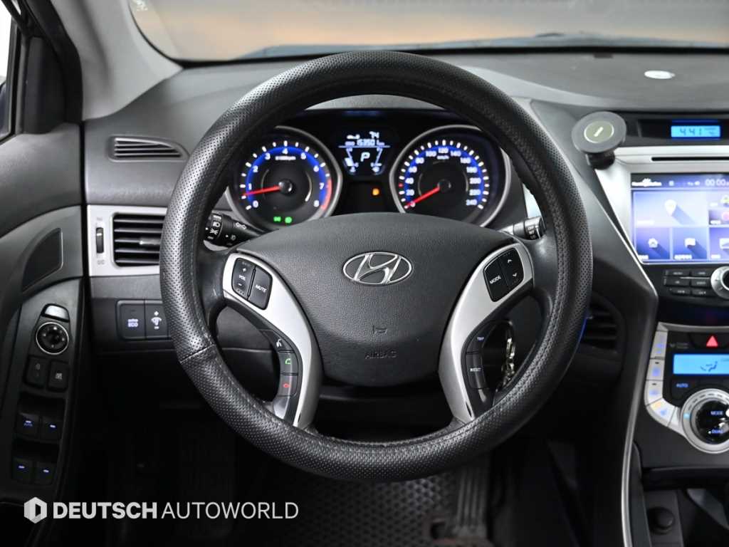 HYUNDAI Avante 2011 - Importación desde Corea - HF Imports Iquique - Foto 13