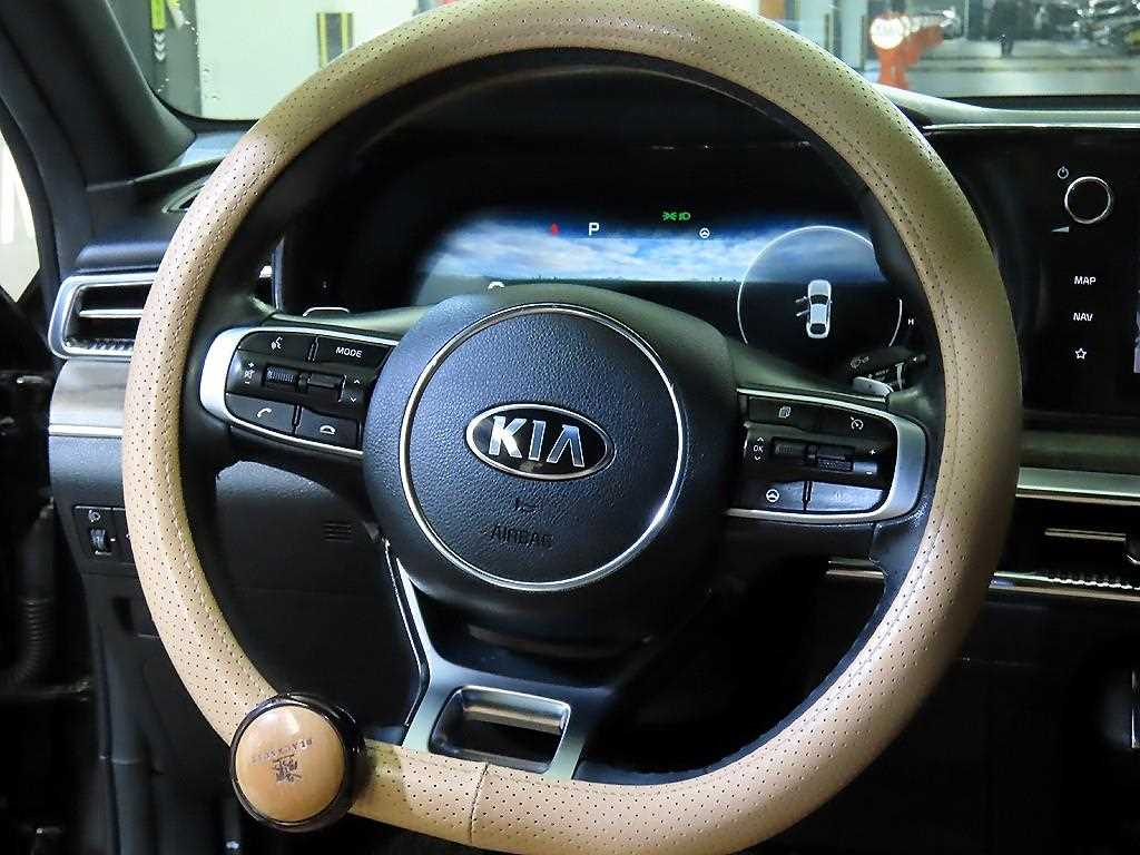 KIA K5 - Vista 8