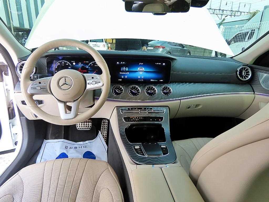 Mercedes Benz CLS Class - Vista 7