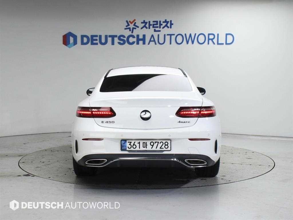 Mercedes Benz E class - Vista 5