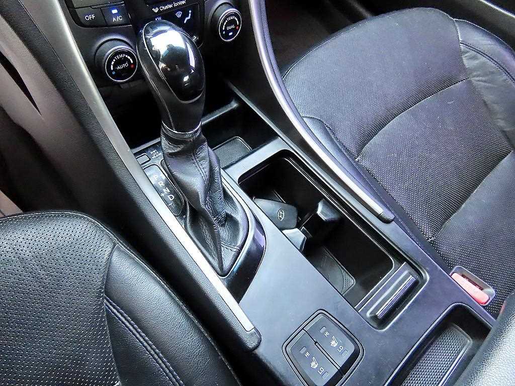 HYUNDAI Sonata - Vista 10