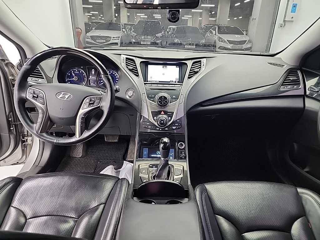 HYUNDAI Grandeur - Vista 7