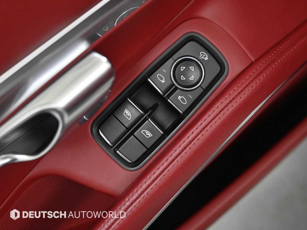 Porsche 718 - Vista 12