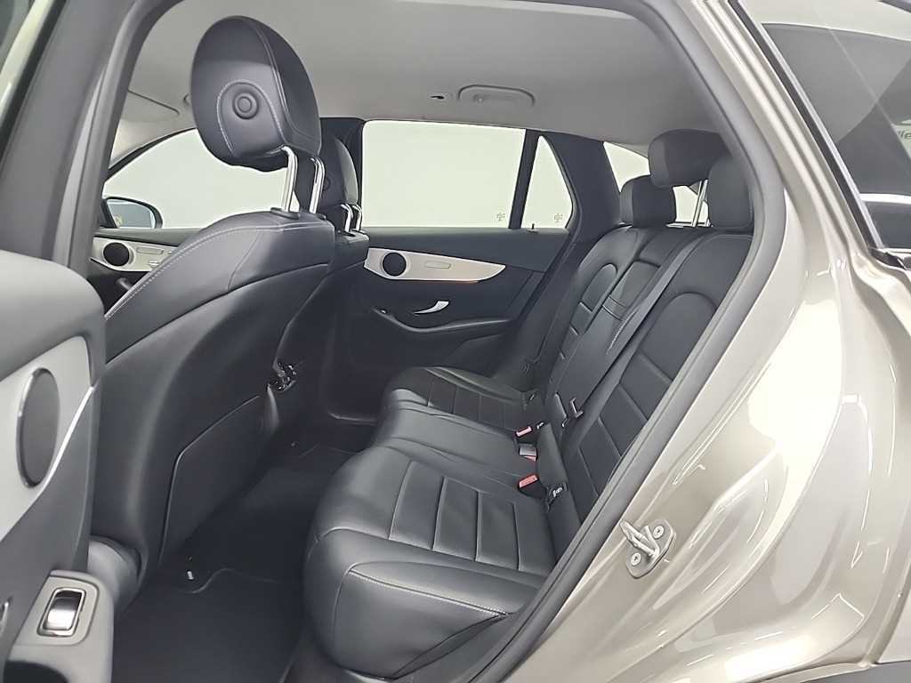 Mercedes Benz GLC Class - Vista 12