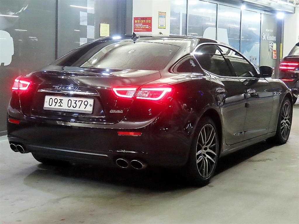 Maserati Ghibli - Vista 4