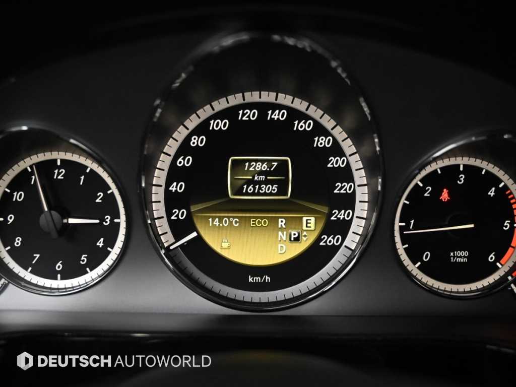 Mercedes Benz E class - Vista 8