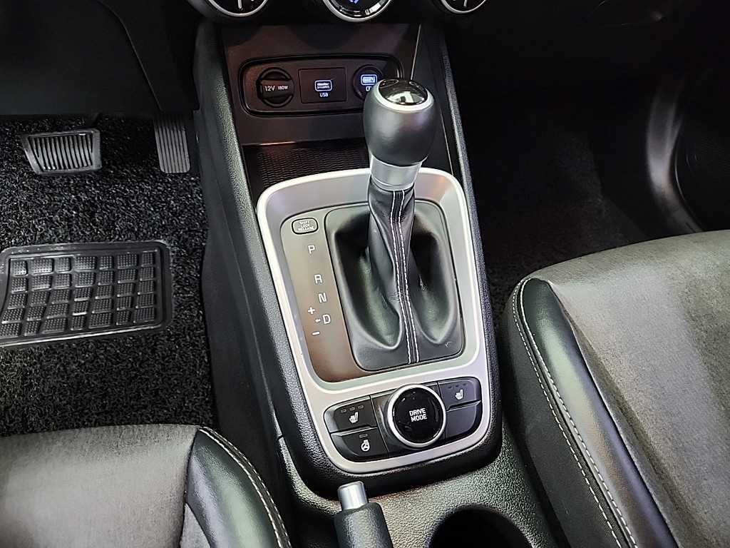 HYUNDAI Venue - Vista 8