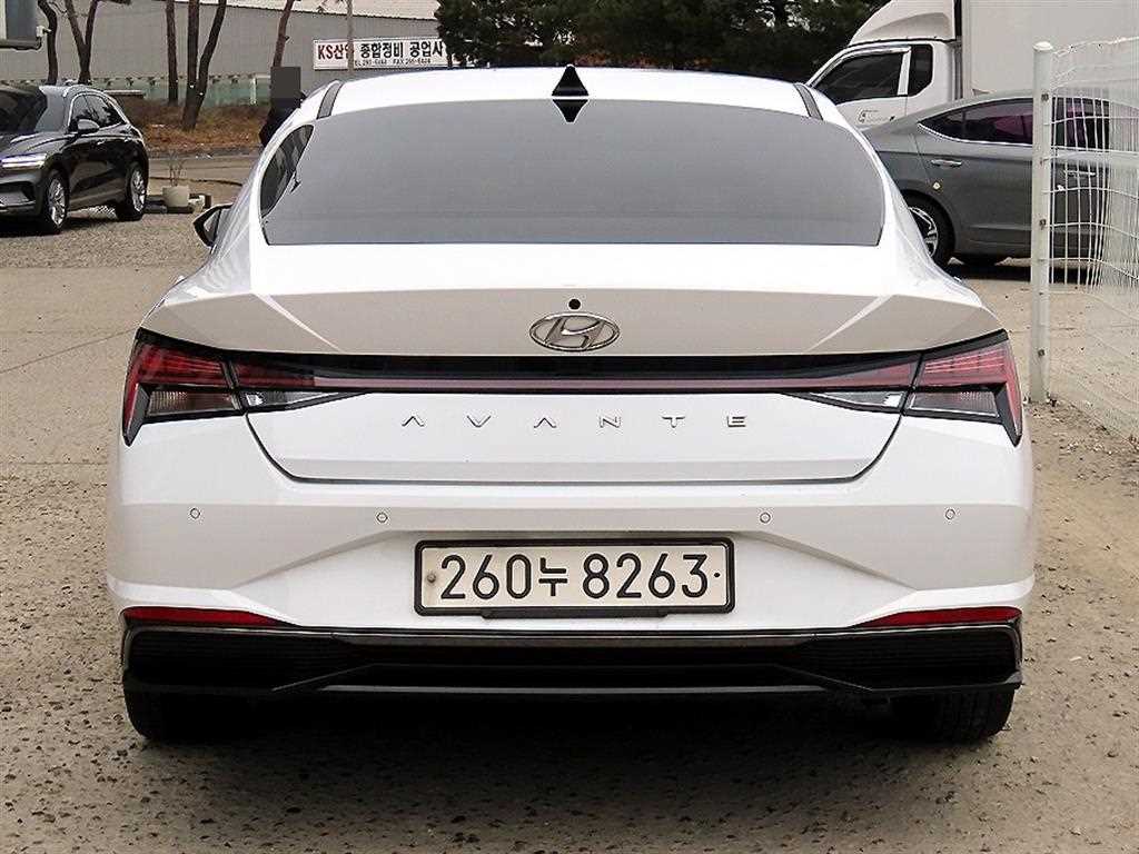 HYUNDAI Avante - Vista 4