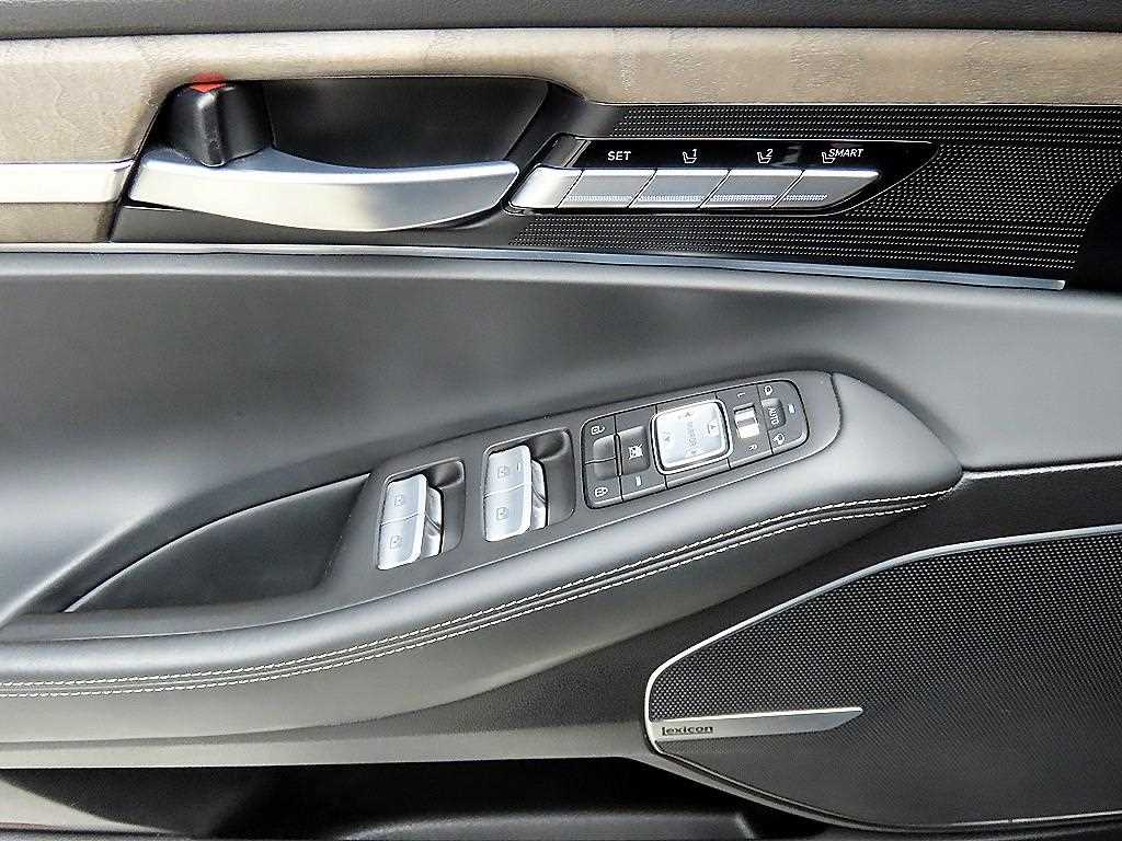 Genesis G90 - Vista 11