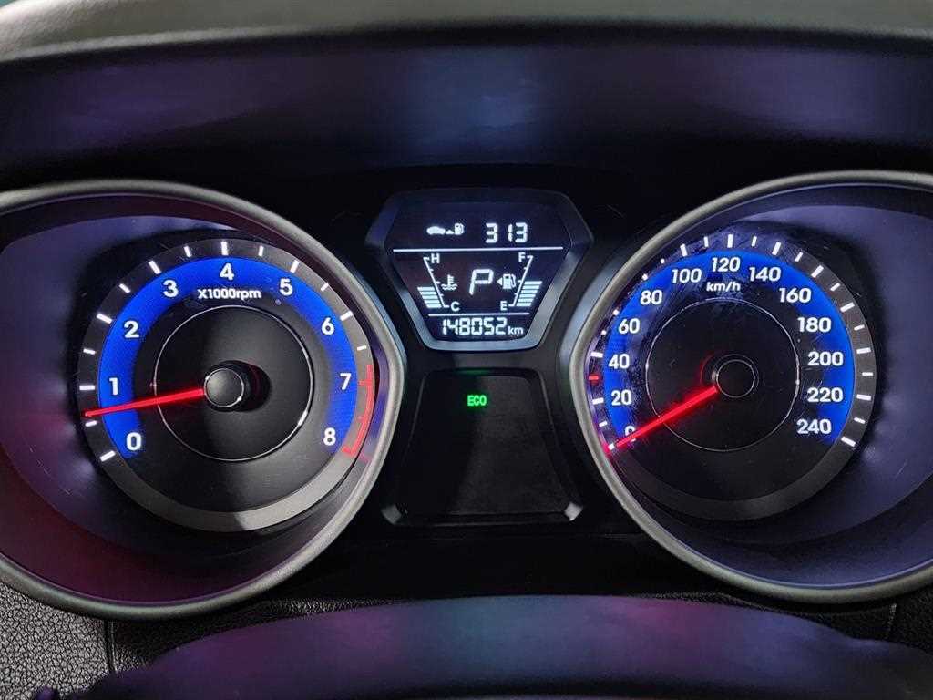 HYUNDAI Avante - Vista 7