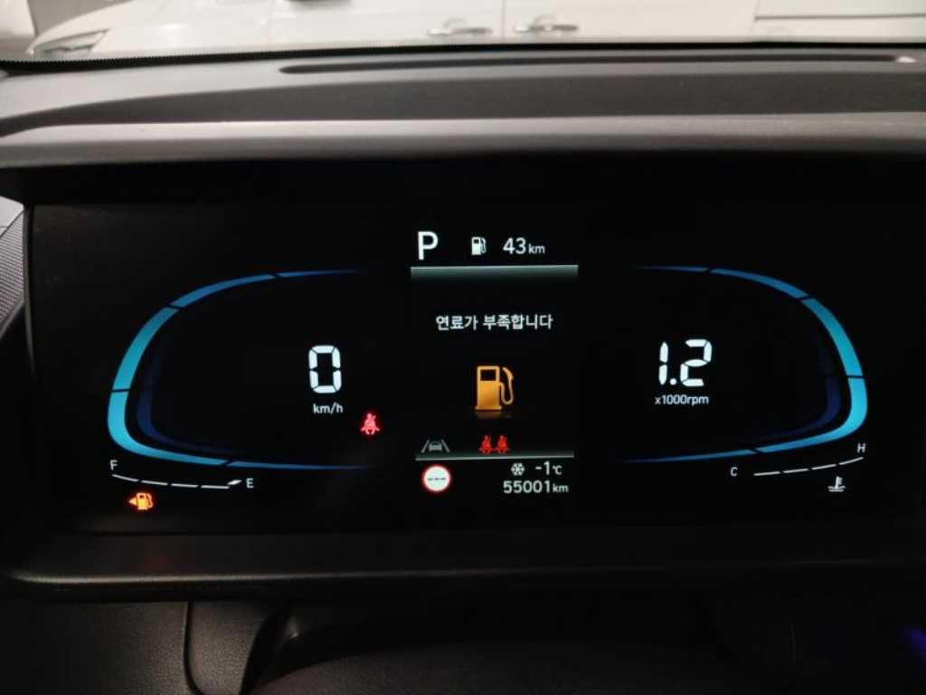 HYUNDAI Casper - Vista 10