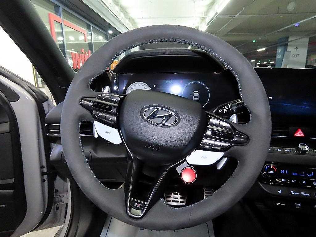 HYUNDAI Avante - Vista 8