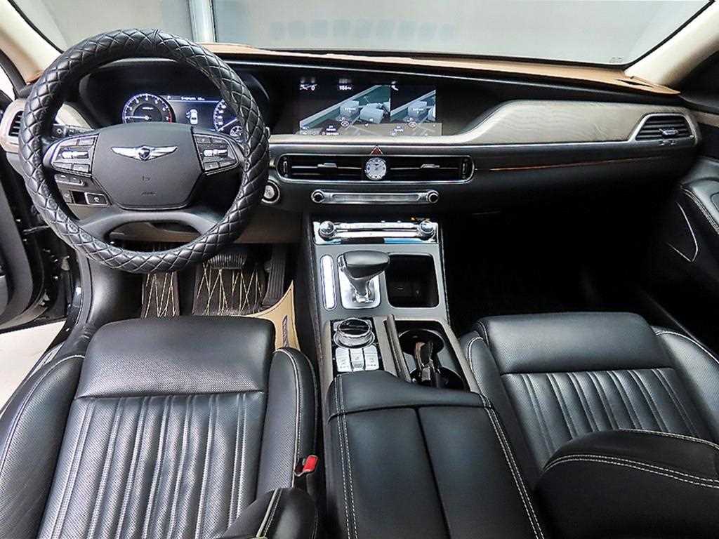 Genesis G90 - Vista 7