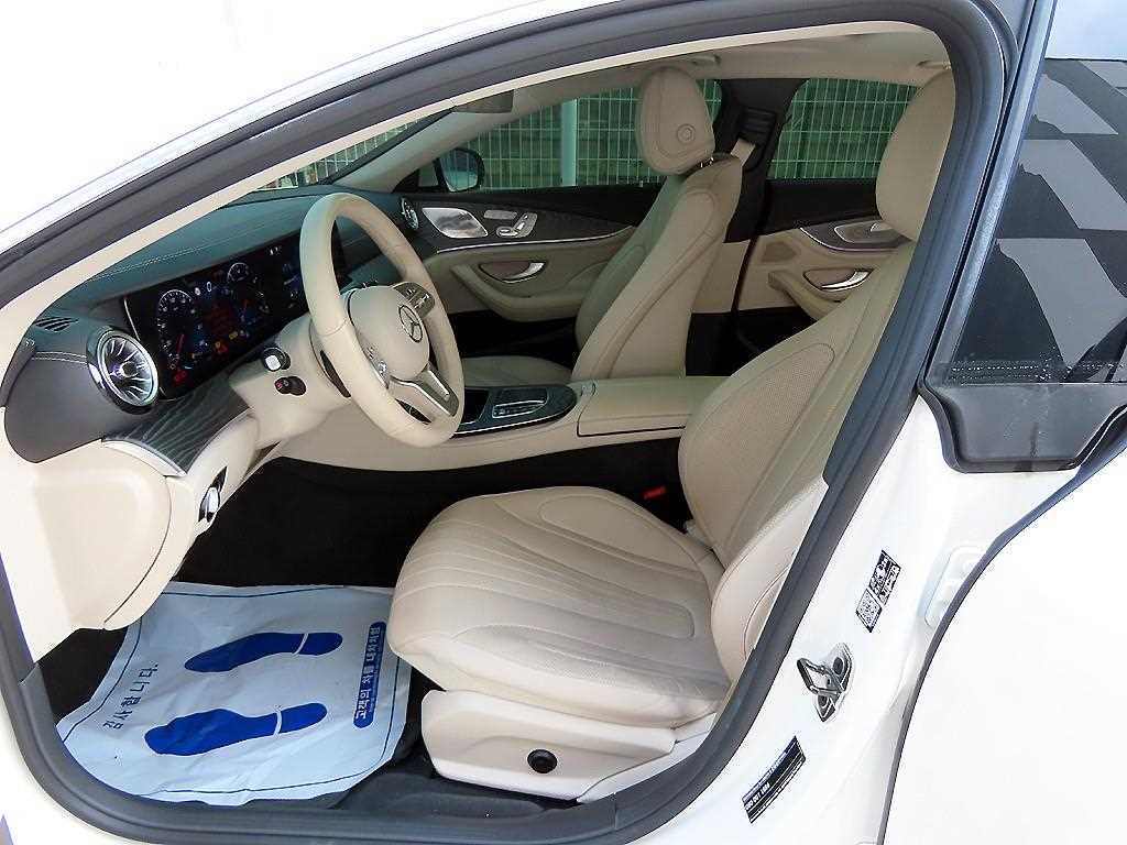 Mercedes Benz CLS Class - Vista 5