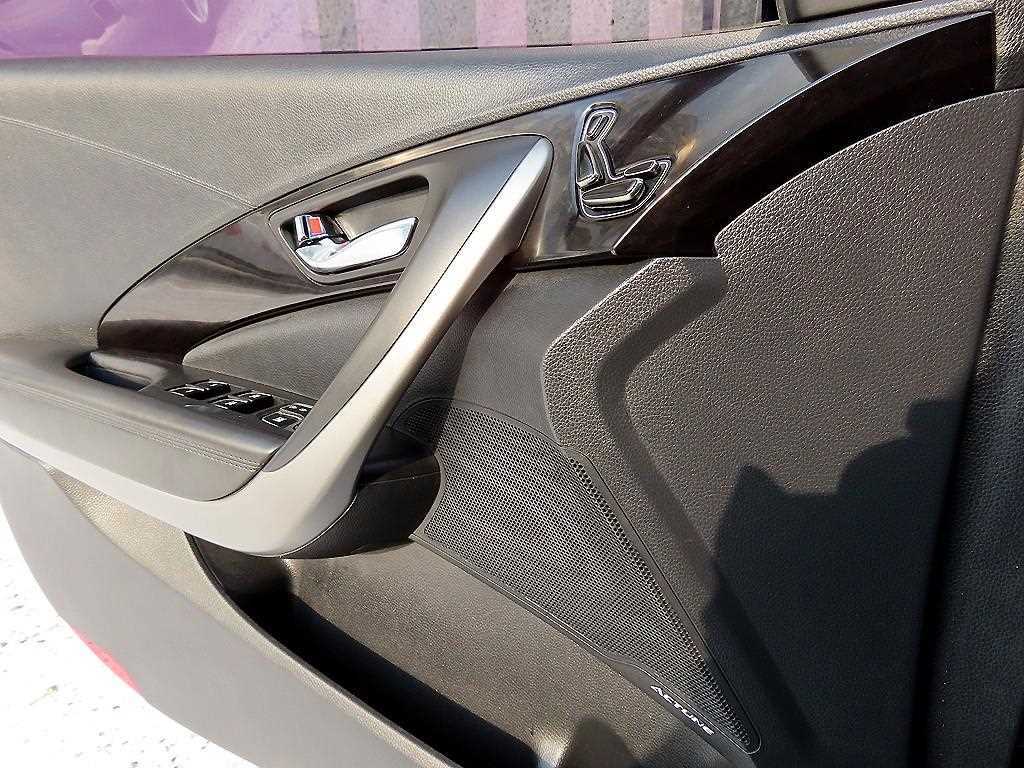 HYUNDAI Grandeur - Vista 10