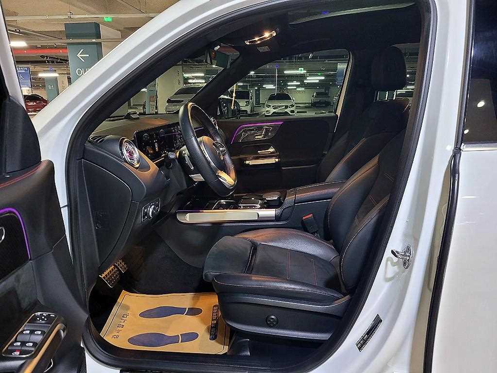 Mercedes Benz GLB Class - Vista 7