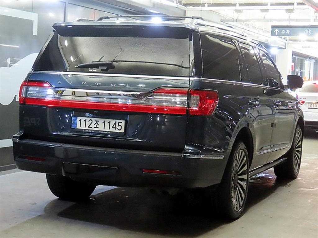 Lincoln Navigator - Vista 5