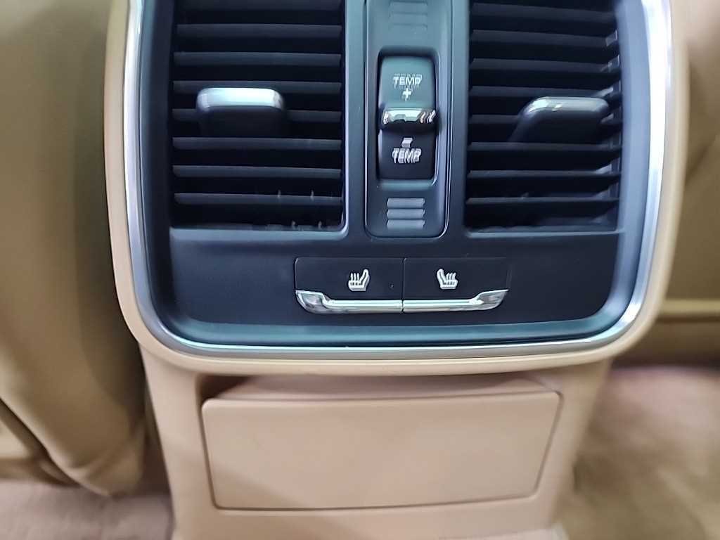 Porsche Macan - Vista 12