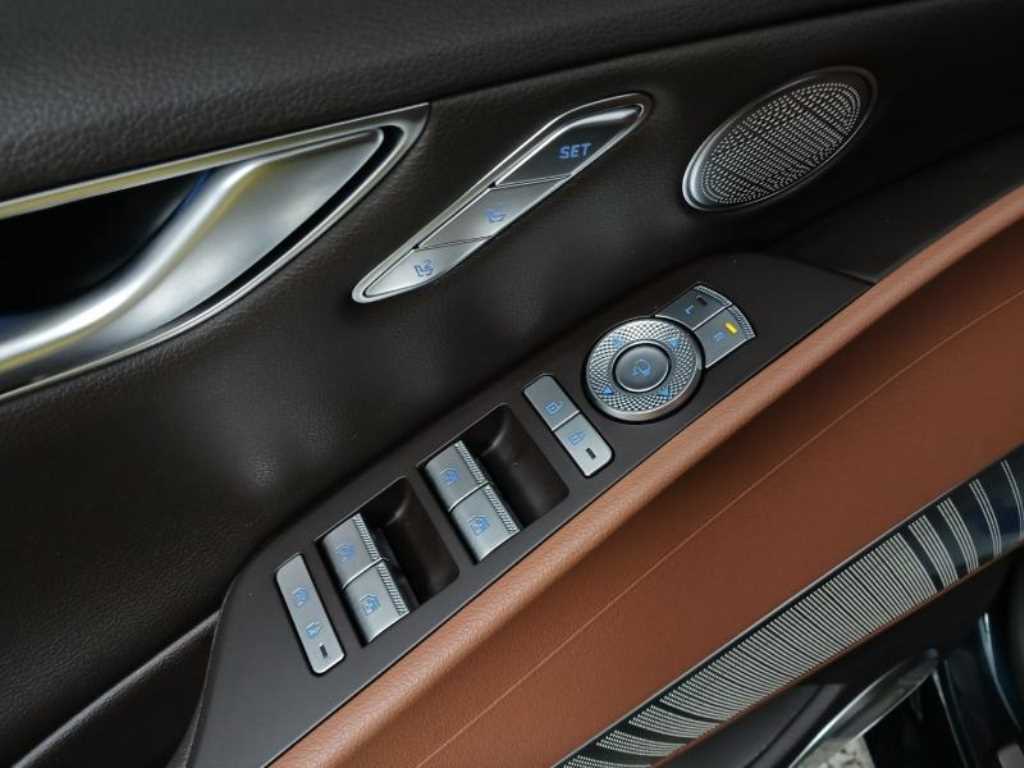 Genesis G80 - Vista 9