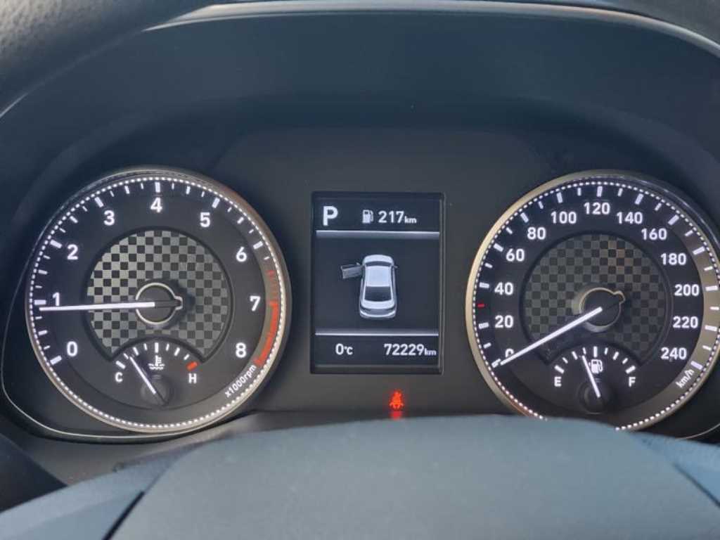 HYUNDAI Avante - Vista 8