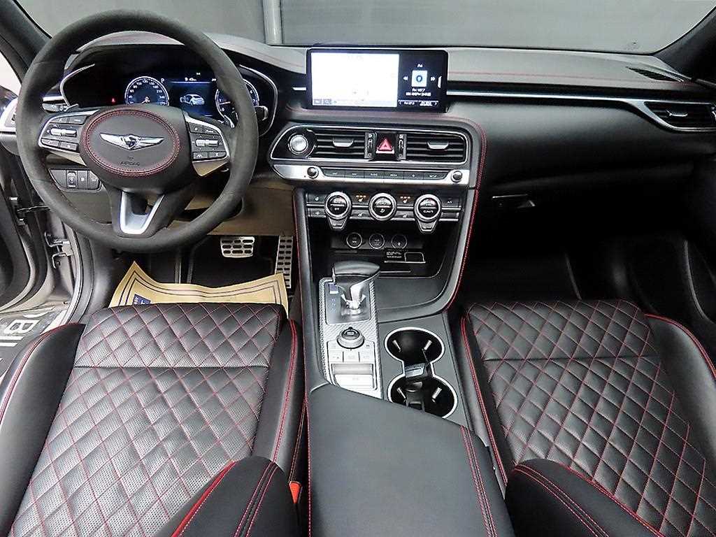 Genesis G70 - Vista 7