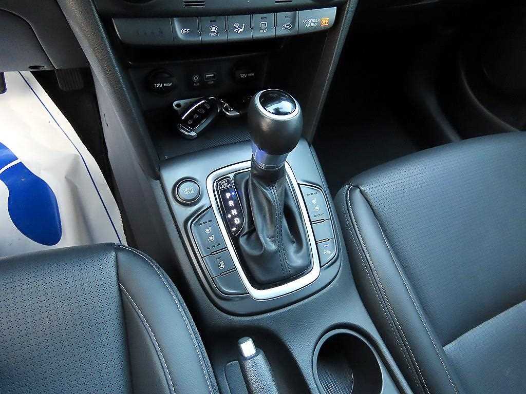 HYUNDAI Kona - Vista 10