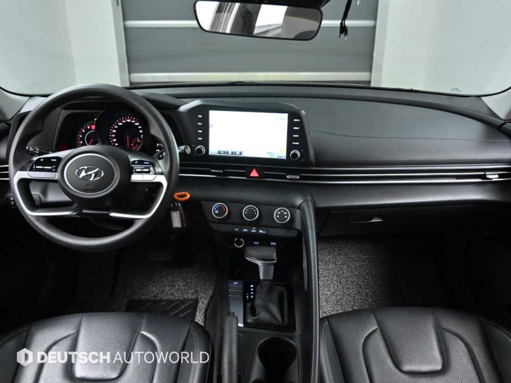 HYUNDAI Avante - Vista 7