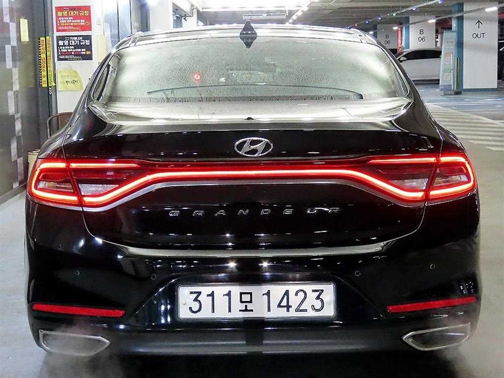 HYUNDAI Grandeur - Vista 5
