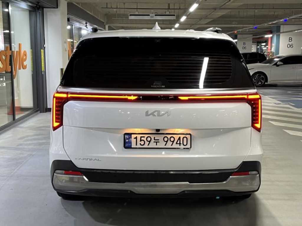 KIA Carnival - Vista 5
