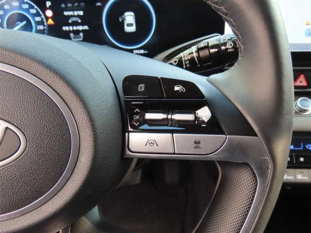 HYUNDAI Avante - Vista 11