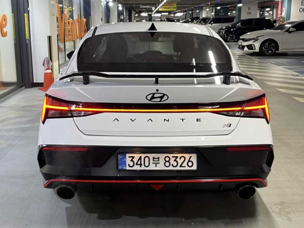 HYUNDAI Avante - Vista 5